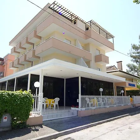 皮加勒酒店 2*