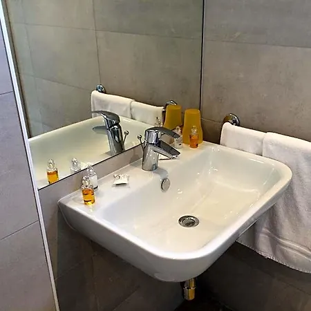 Hotel Pigalle 2*
