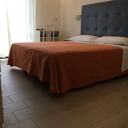 Ξενοδοχείο Pigalle Ριτσιόνε