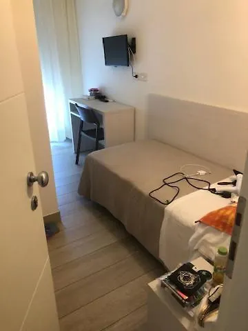 Szálloda Pigalle 2*